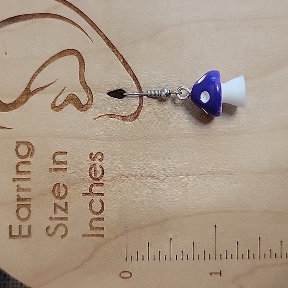 MINI MUSHROOM EARRINGS - Picture 6 of 7